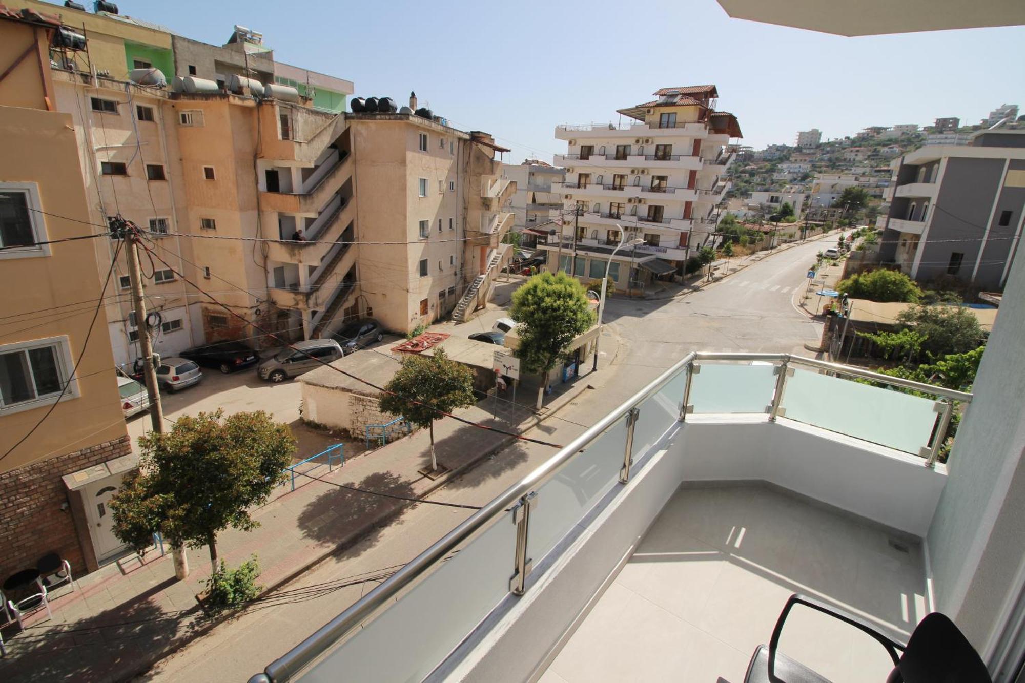 Eden Suites&apartments *