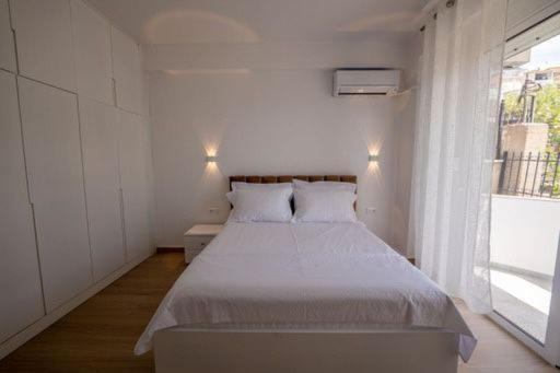 Eden Suites&apartments *
