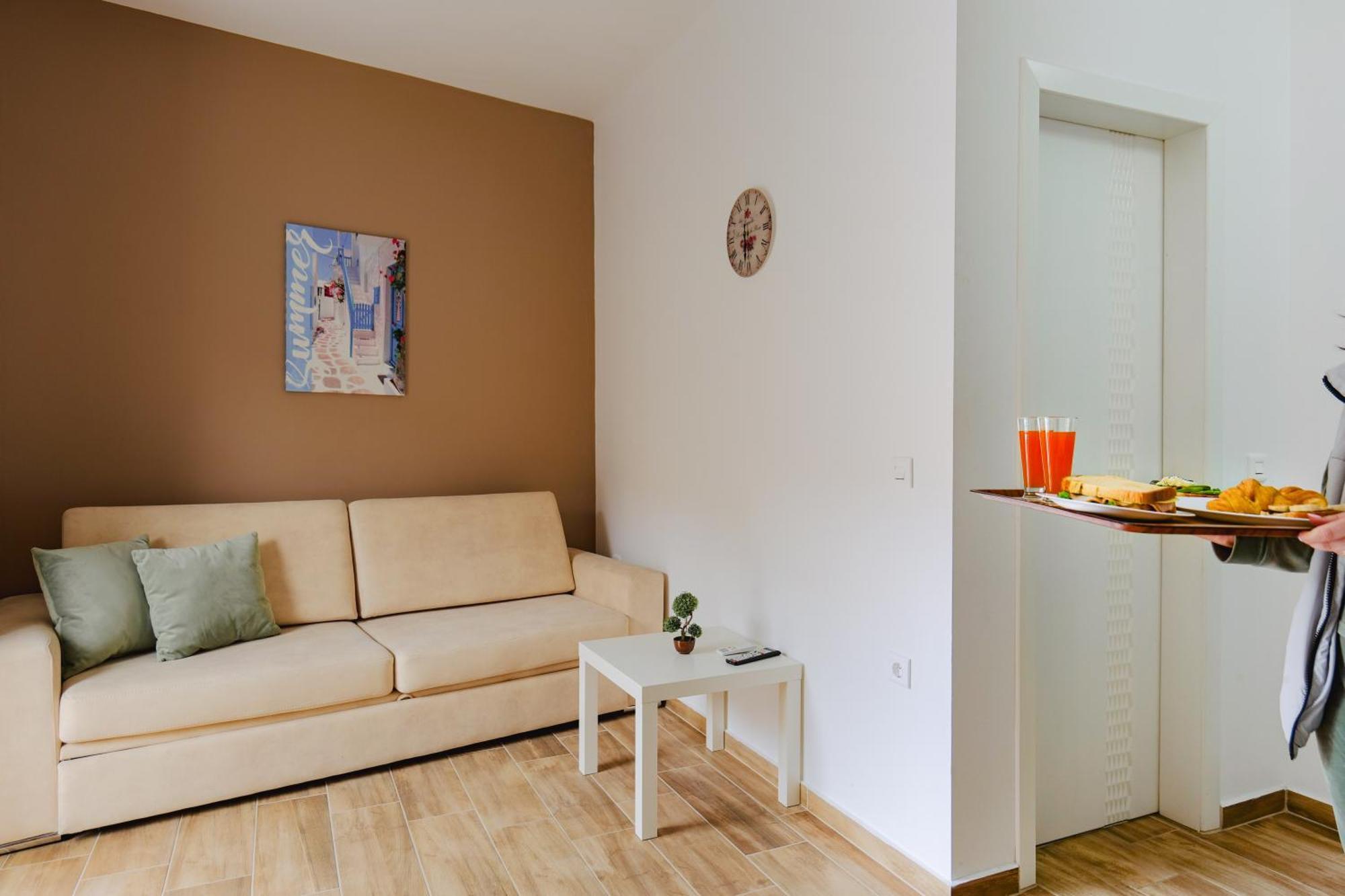Eden Suites&apartments *